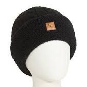 NWT Koolaburra by UGG Cable Womens Beanie